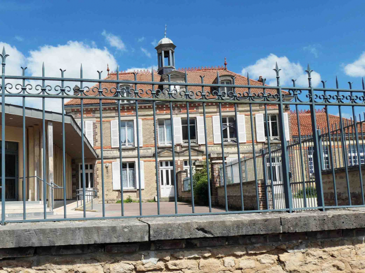 La mairie - Saint-Phal