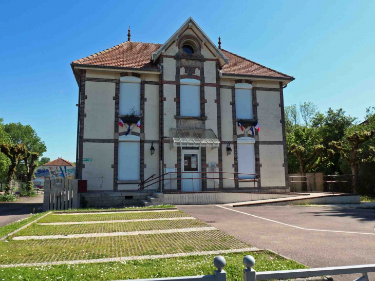 La mairie - Saint-Pouange