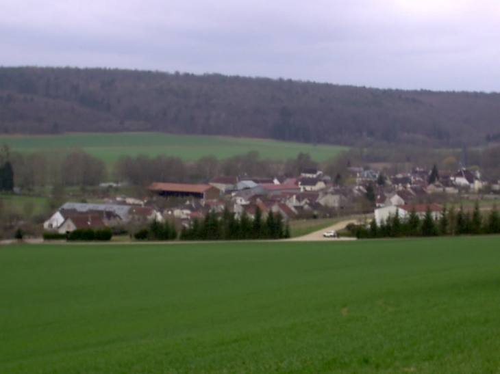 Vue par la route de Fontette - Verpillières-sur-Ource