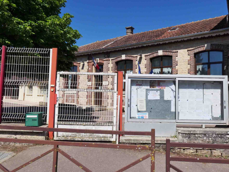 La mairie école - Villemereuil