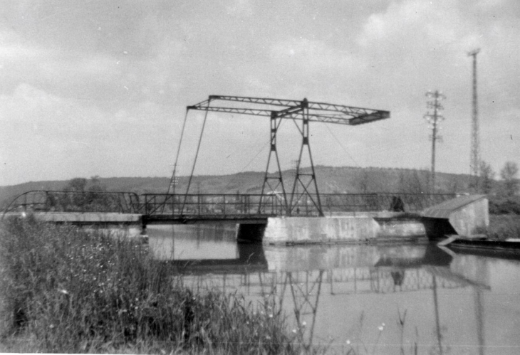 Le pont - Autigny-le-Petit