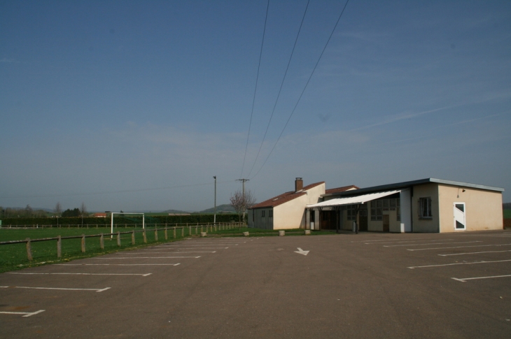 Stade et salle des fêtes - Breuvannes-en-Bassigny