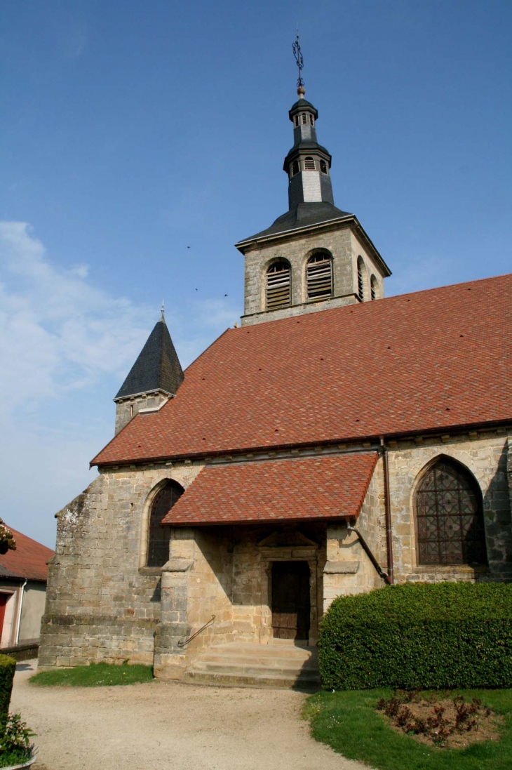 Partie latérale de l'église - Breuvannes-en-Bassigny