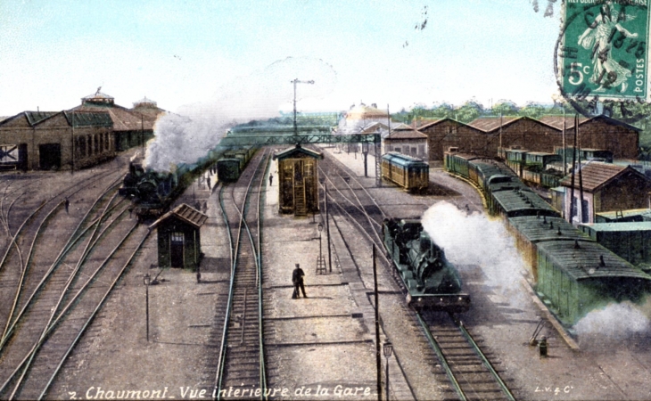 Vue intérieure de la Gare, vers 1912 (carte postale ancienne). - Chaumont