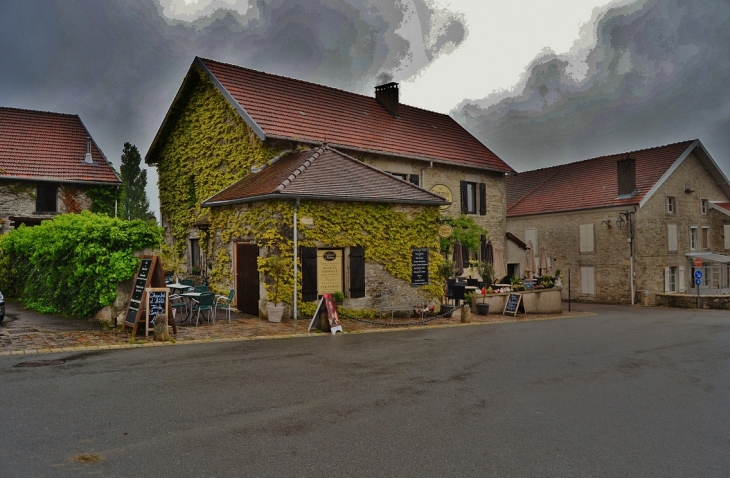 Le Village - Colombey-les-Deux-Églises