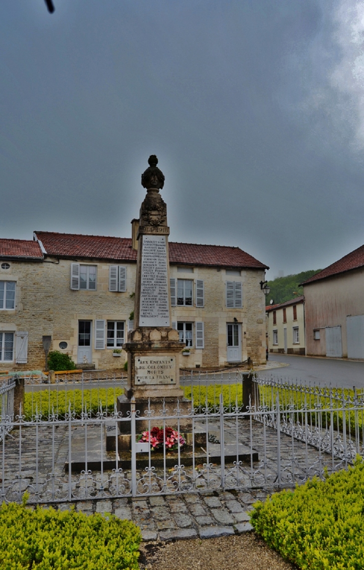 Monument aux Morts - Colombey-les-Deux-Églises