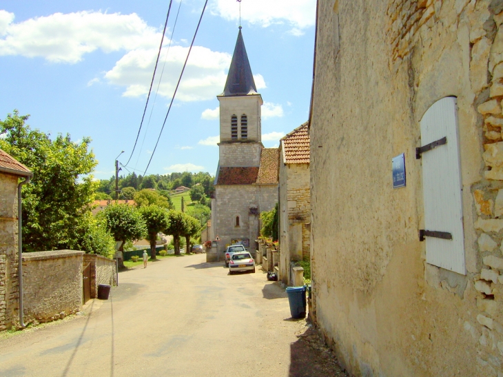 L'église - Cour-l'Évêque