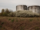 Les cuves de l'anciennes distillerie  a proximité de la gare