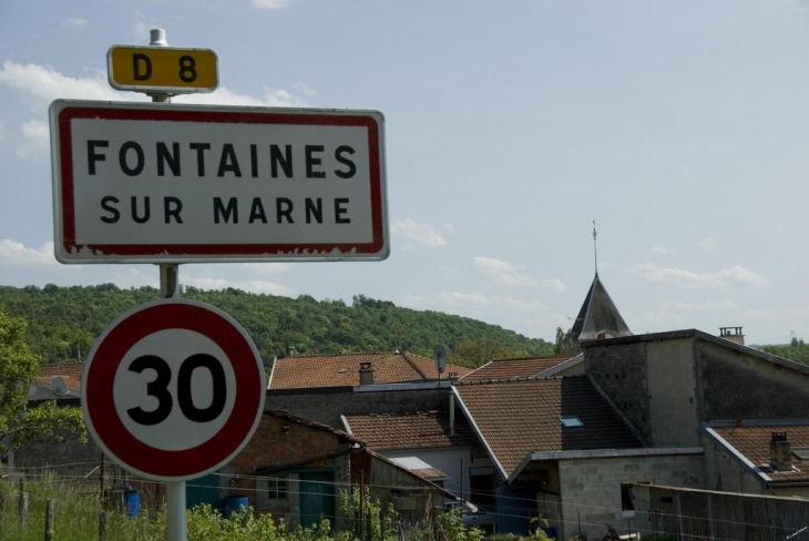 Une entrée du village - Fontaines-sur-Marne