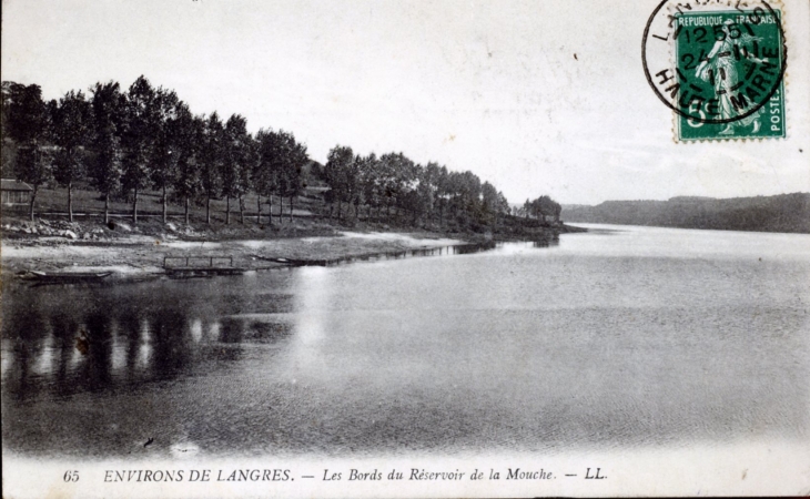 Les Bords du Réservoir de la Mouche, vers 1911 (carte postale ancienne). - Langres