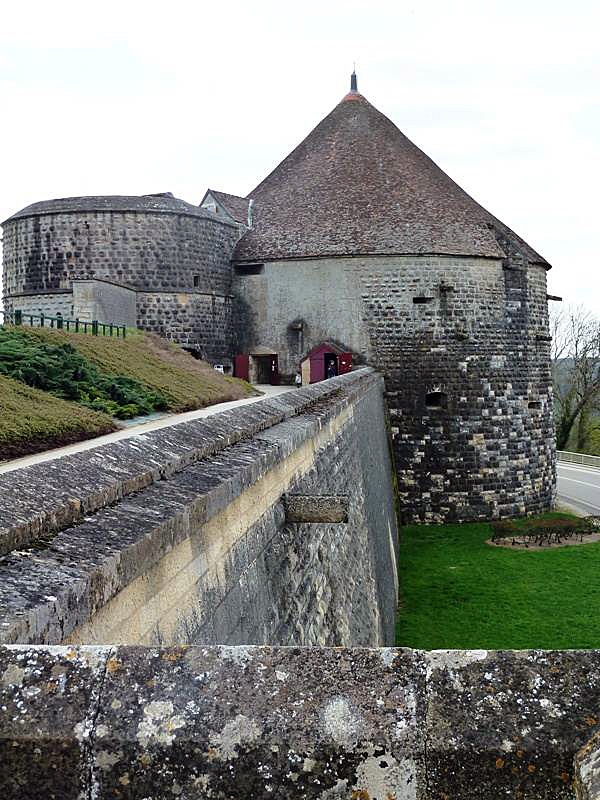 Tours de Navarre et d'Orval - Langres