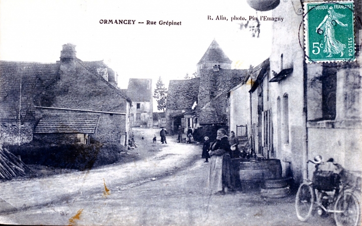 Rue Grépinet, vers1911 (carte postale ancienne). - Ormancey