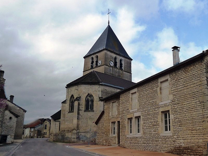 Vers l'église - Pont-la-Ville