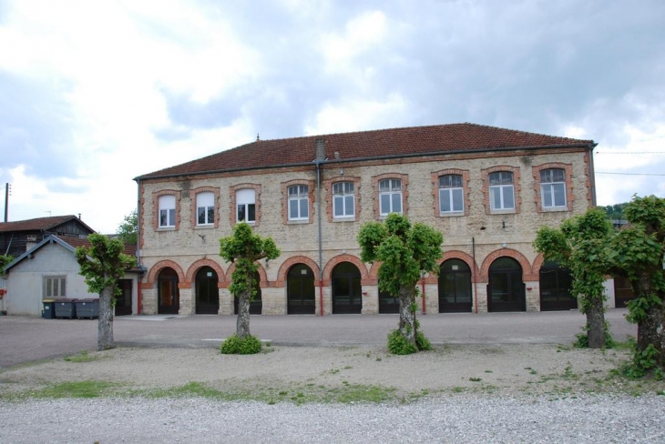 Ancienne école (la cour) de récréation - Rachecourt-sur-Marne