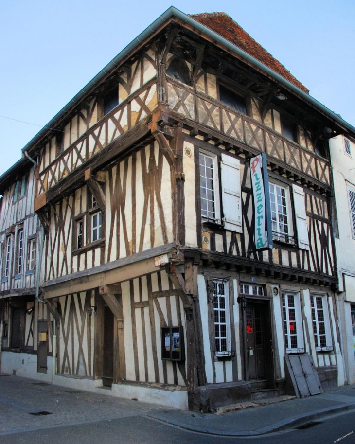 La maison Parcollet (place du petit bourg) Emile Mauguet - Saint-Dizier