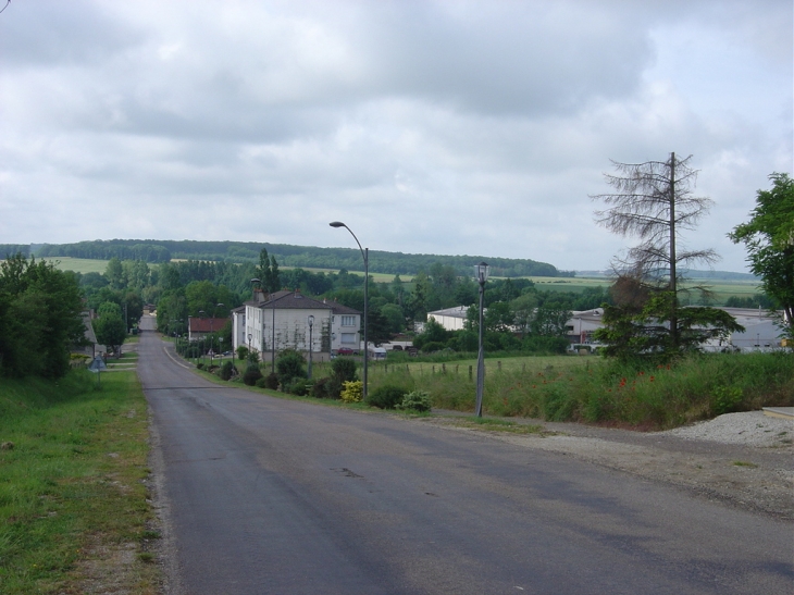 Entrée du village depuis la route de Wassy - Sommevoire