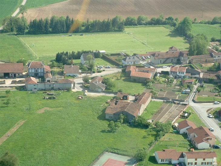 Stade ANNE DE GALLARD - Sommevoire