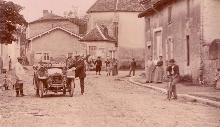 Place de l'Eglise Rozières - Sommevoire