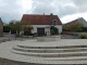 Photo suivante de Verseilles-le-Bas la fontaine sur la place