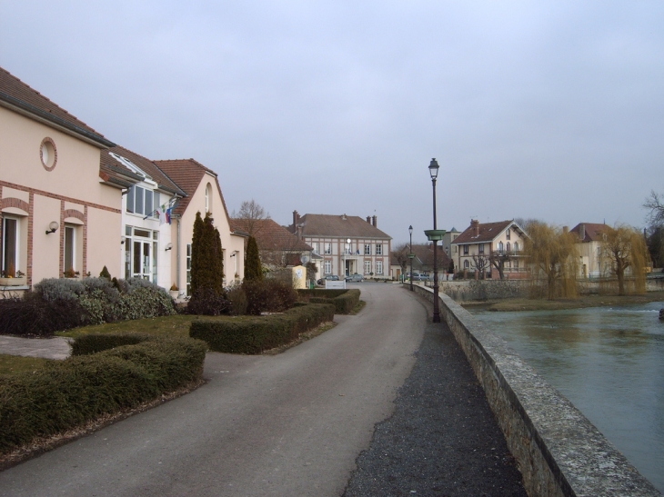 La promenade de lAube - Anglure