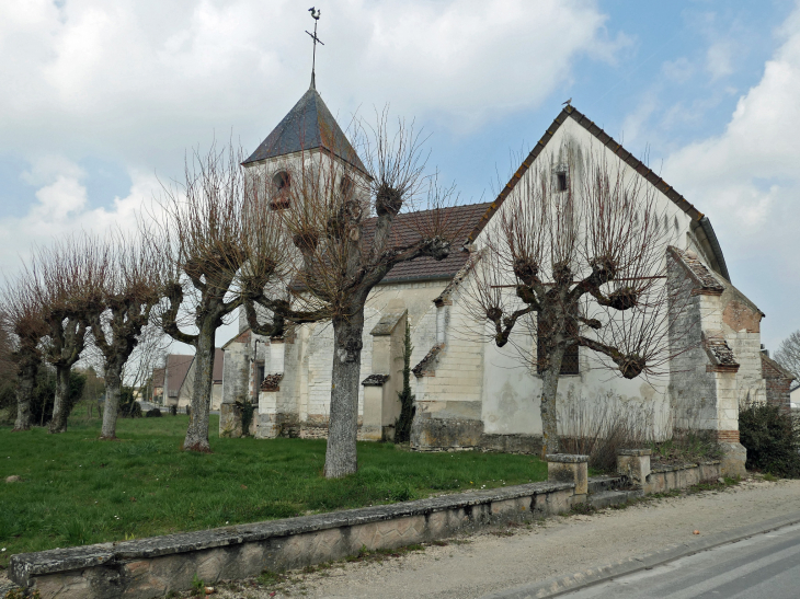 L'église d'Angluzelles - Angluzelles-et-Courcelles