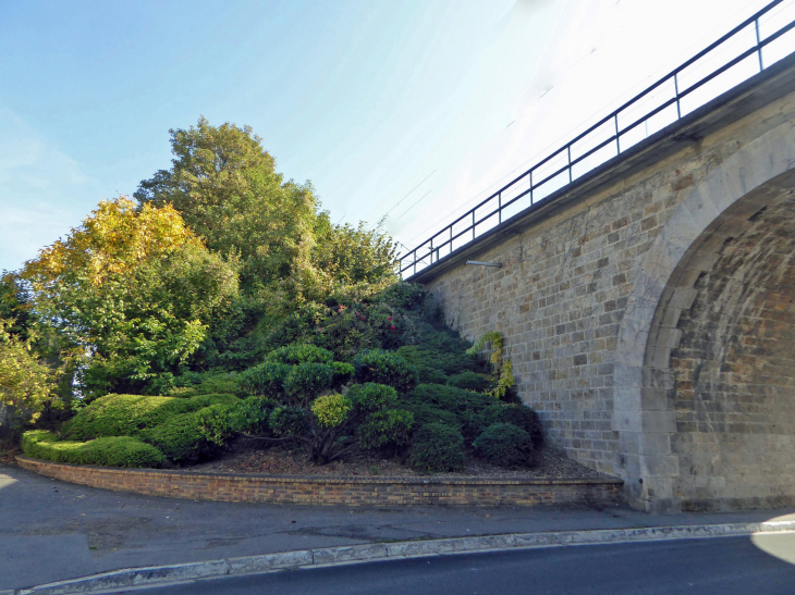 Le pont - Ay