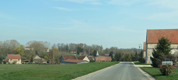 Arrivée dans le village - Bannay