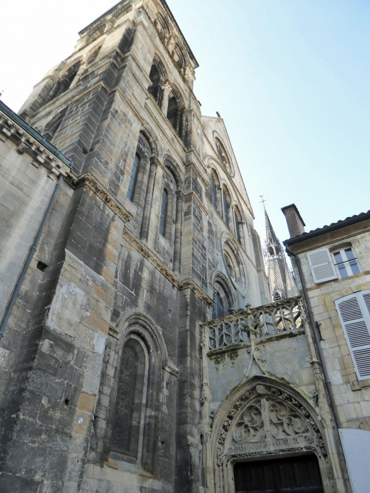 Tour romane de l'église Notre Dame en Vaux - Châlons-en-Champagne