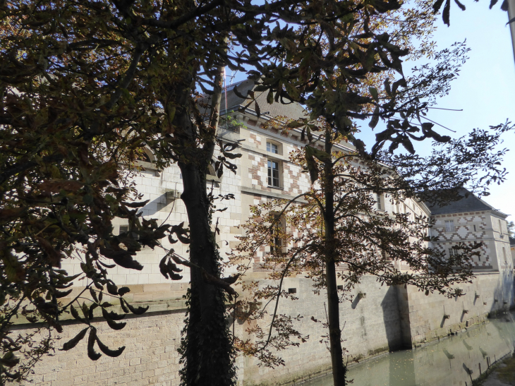 Venise pétillante : au bord du Mau couvent Sainte Marie - Châlons-en-Champagne