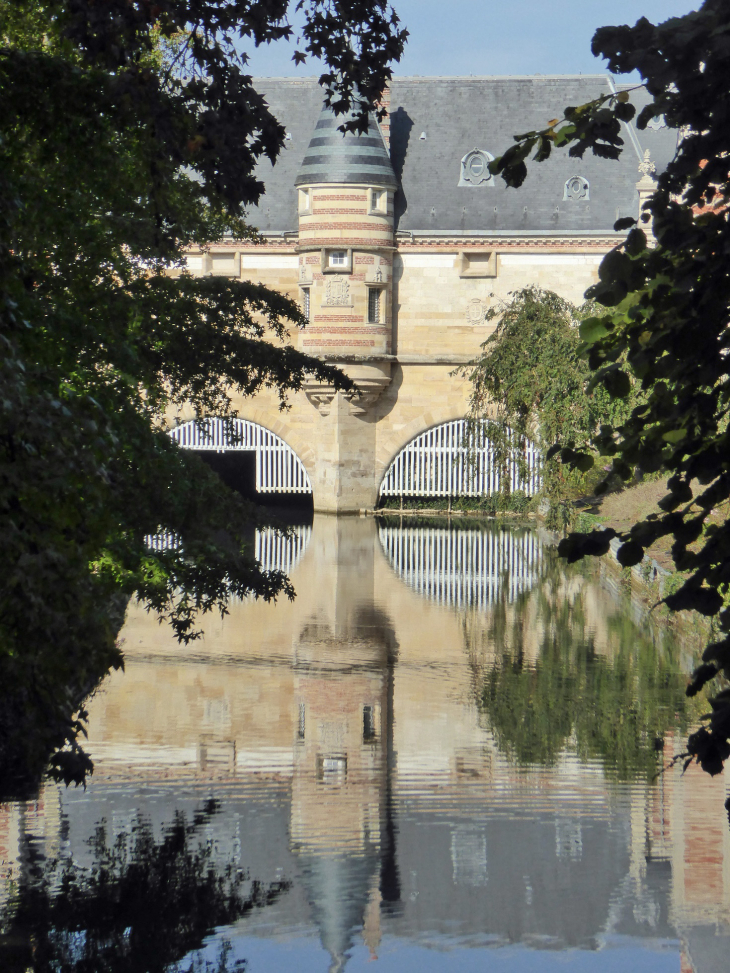 Venise pétillante : le Petit Jard : château du Marché sur le Nau - Châlons-en-Champagne