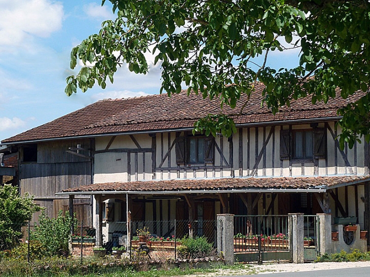 Maison du village - Châtillon-sur-Broué