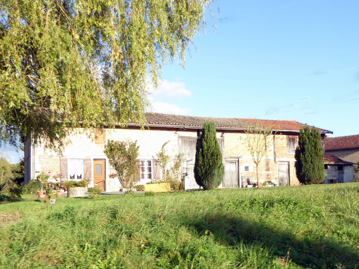 Maison du village - Châtrices