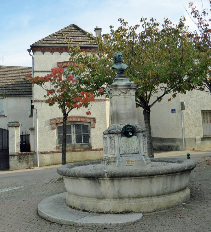 La fontaine - Chigny-les-Roses