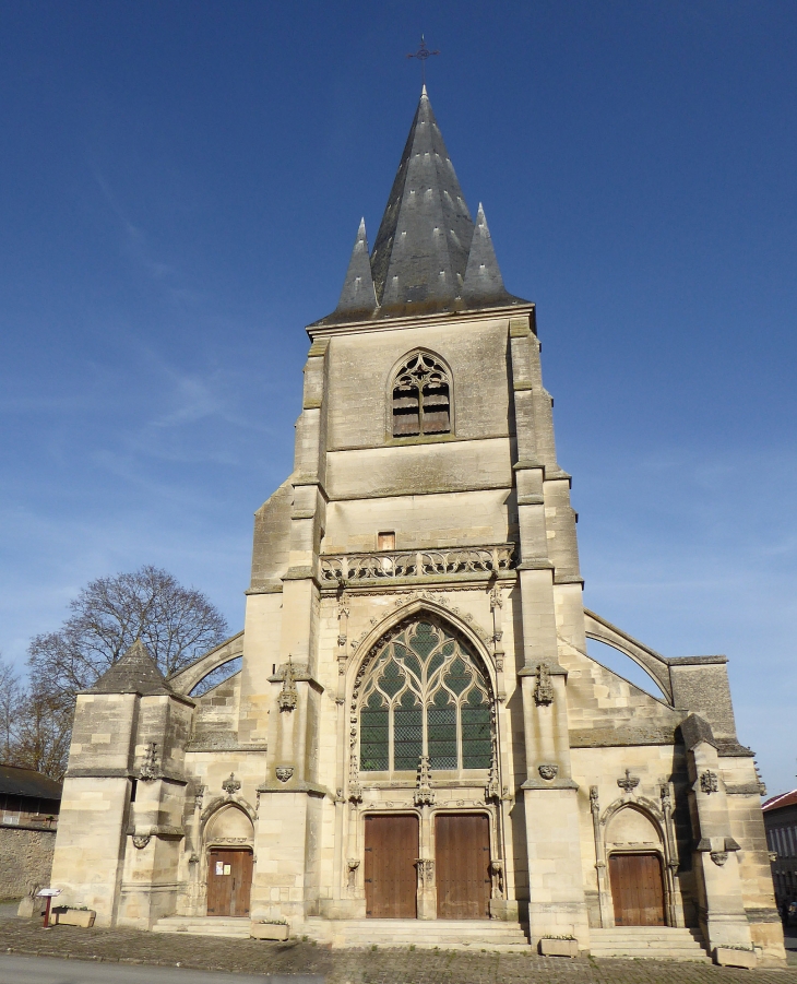 La façade de l'église - Cormicy