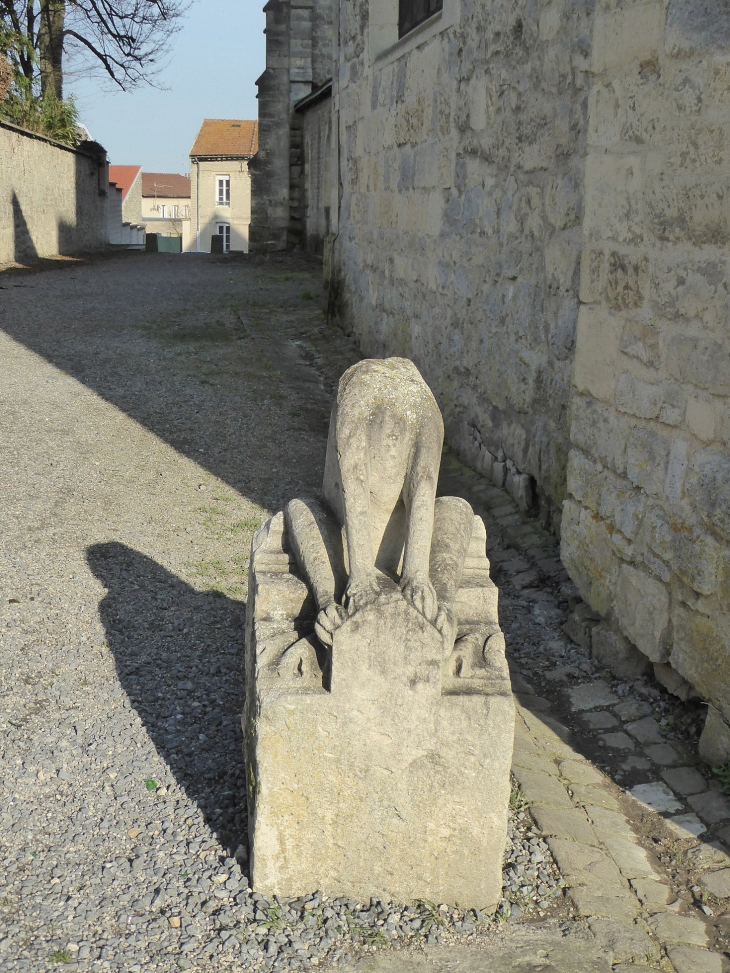 Au pied de l'église - Cormicy