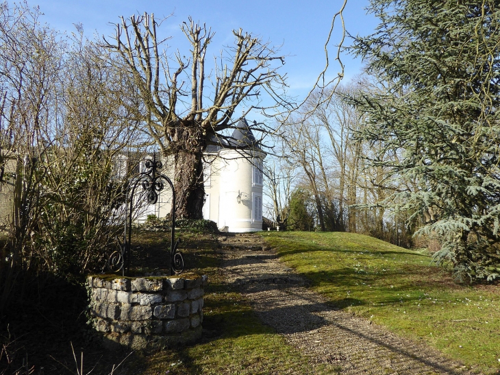 Le château dans son parc privé - Cormicy