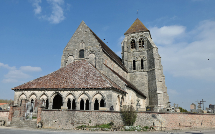 L'église et son porche champenois - Corroy