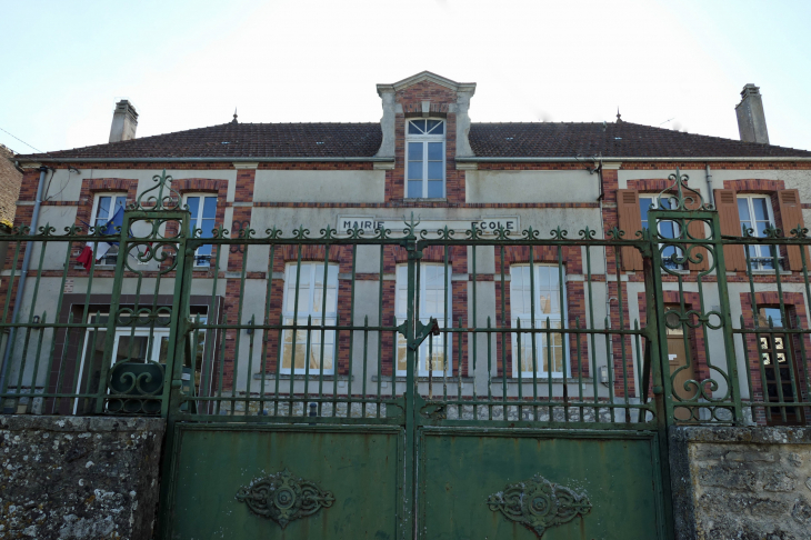 La mairie - Courgivaux