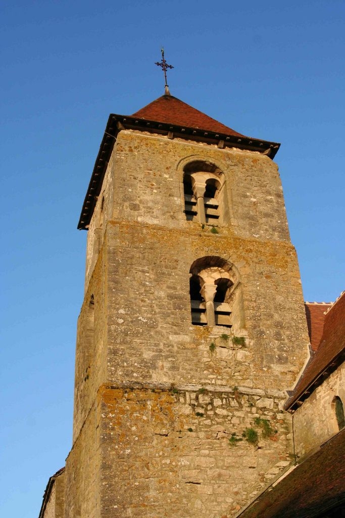 Le clocher de l'église - Courville