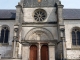 l'entrée de l'église