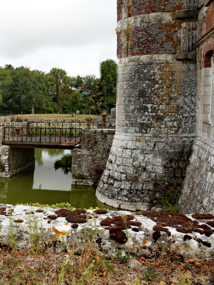 Www.baladesenfrance.info de Guy Peinturier - Esternay