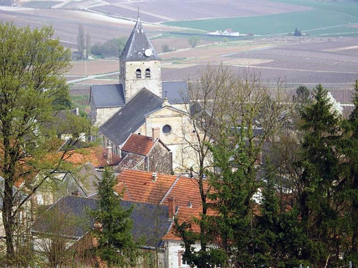 Vue sur l'église - Fleury-la-Rivière