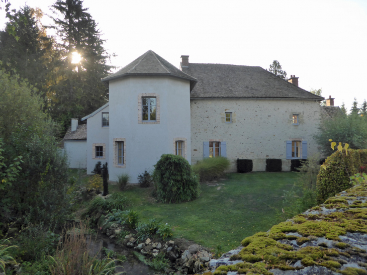 Belle demeure dans le village - Fontaine-sur-Ay