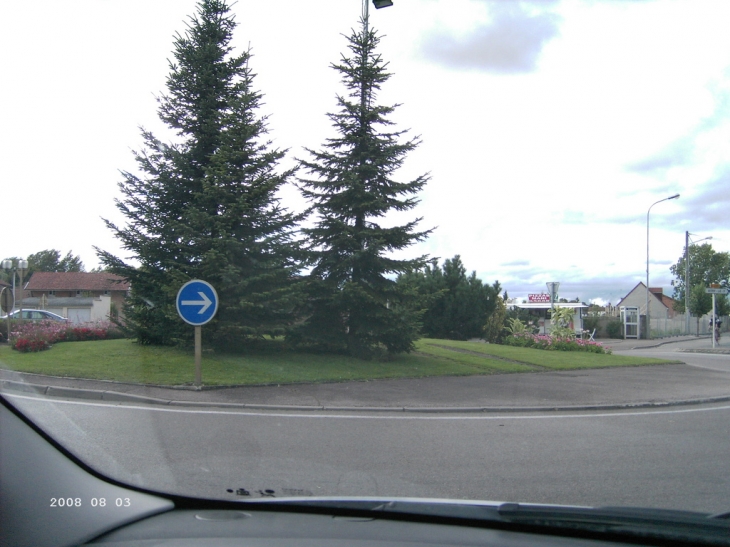 Place centrale - Frignicourt