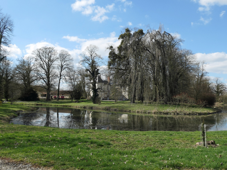 Le château près de la rivière - Hans