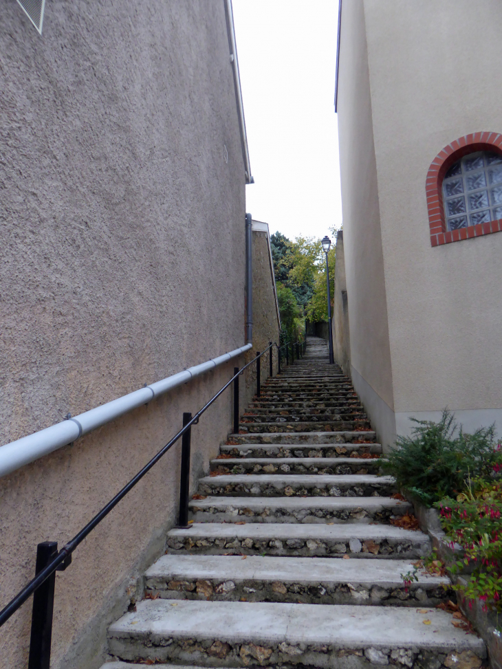 Passage en escalier - Hautvillers