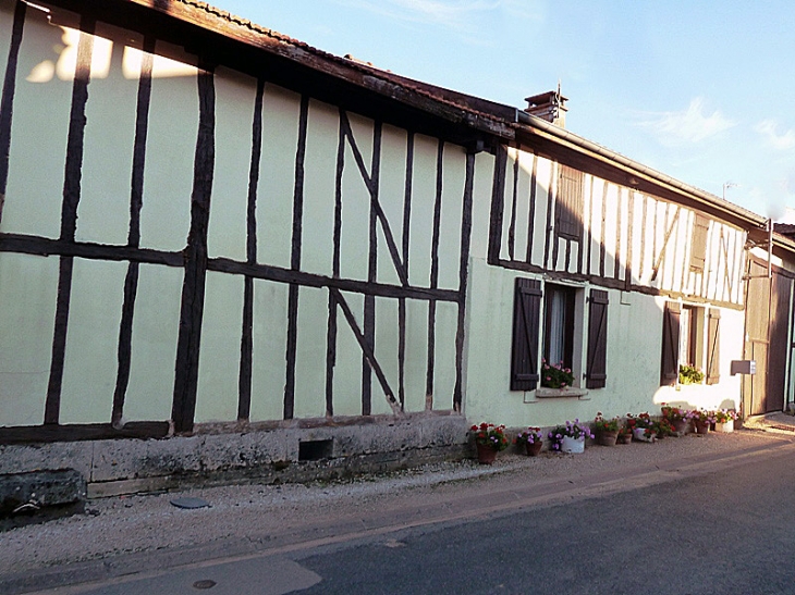 Maison à colombages - Heiltz-le-Hutier