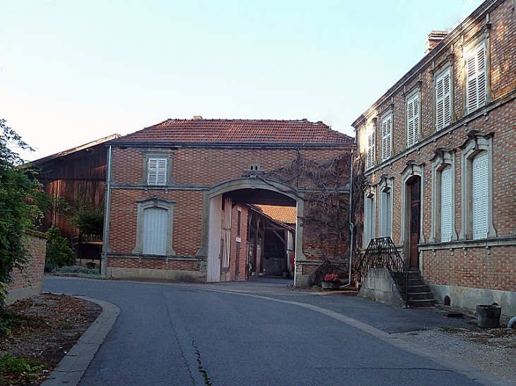 Entrée de ferme - Heiltz-le-Hutier