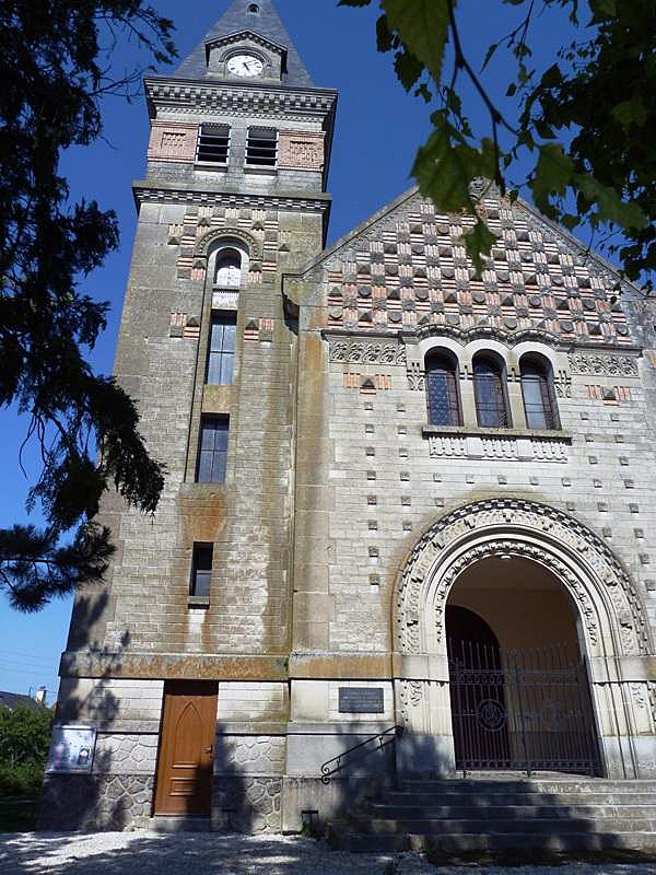 L'entrée de l'église - Heutrégiville