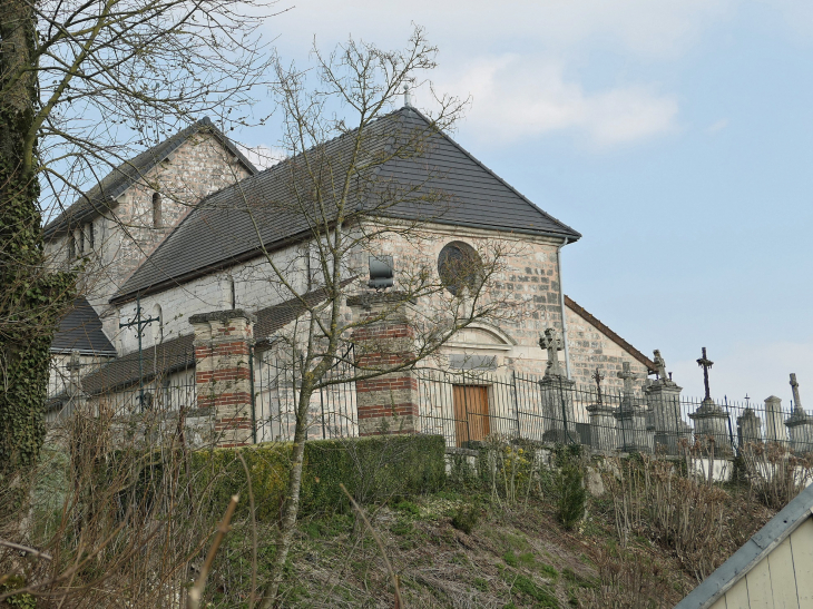 L'église et le cimetière - Lenharrée